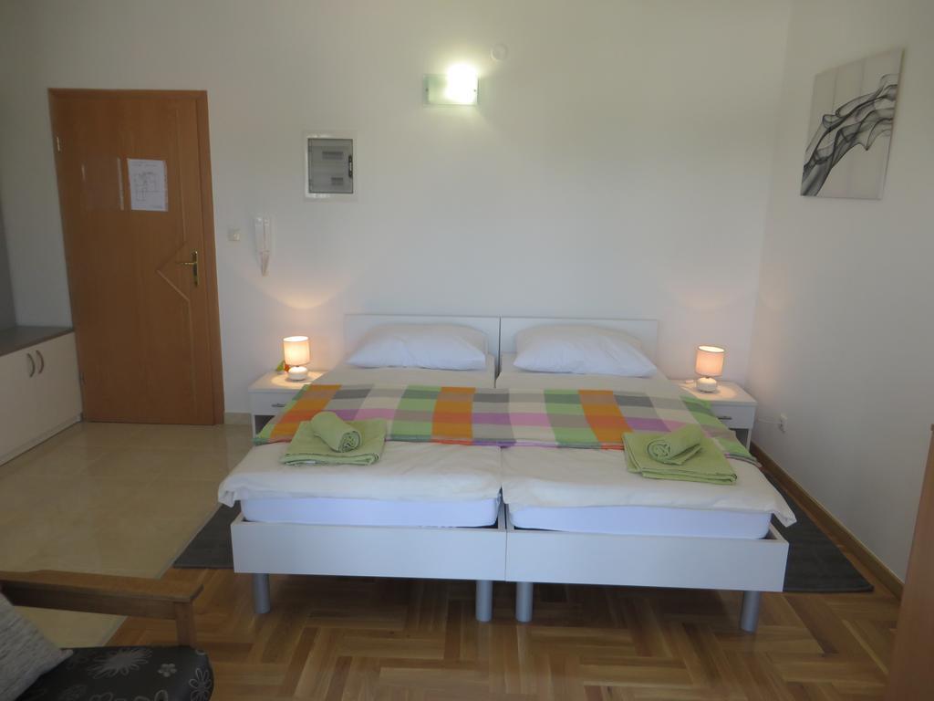 Filipovic Apartments With Pool Biograd Na Moru Ngoại thất bức ảnh