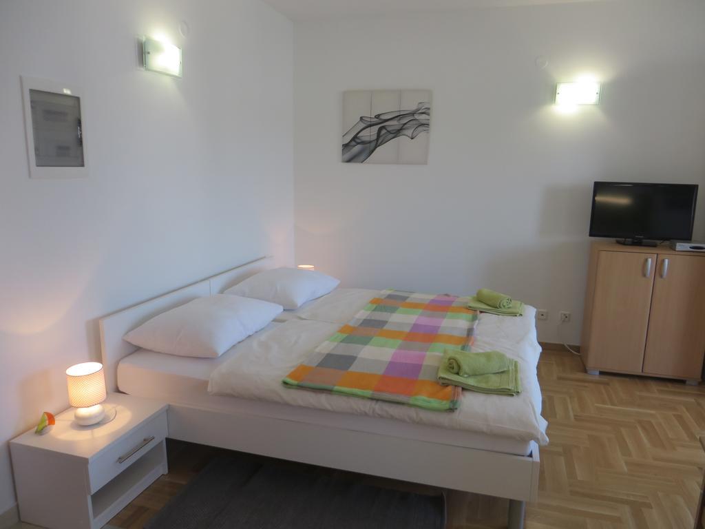 Filipovic Apartments With Pool Biograd Na Moru Ngoại thất bức ảnh
