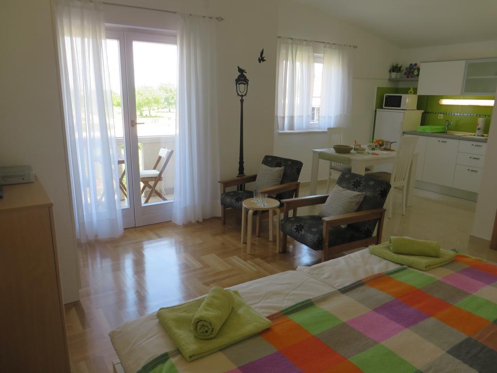 Filipovic Apartments With Pool Biograd Na Moru Ngoại thất bức ảnh