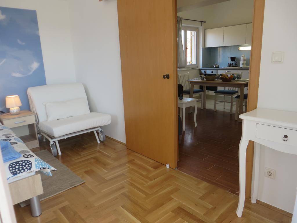 Filipovic Apartments With Pool Biograd Na Moru Ngoại thất bức ảnh