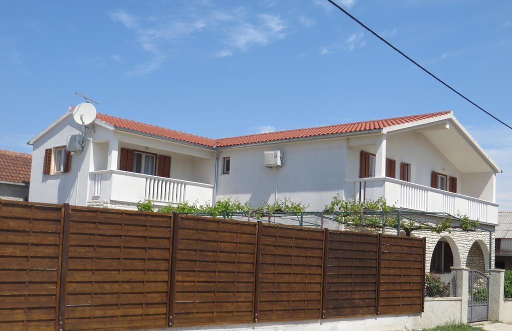 Filipovic Apartments With Pool Biograd Na Moru Ngoại thất bức ảnh