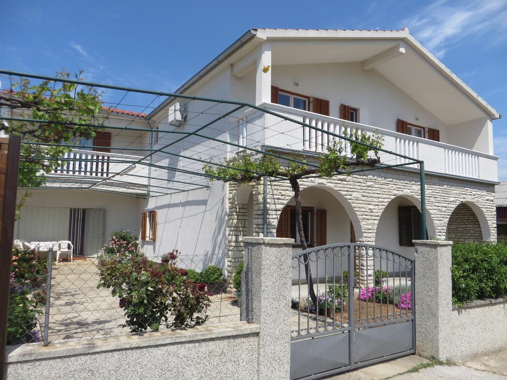 Filipovic Apartments With Pool Biograd Na Moru Ngoại thất bức ảnh